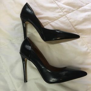 Black Steve madden pointed toe heels